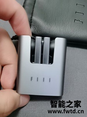 音质对比：FIIL CC2和FIIL CC区别哪个？揭秘FIIL CC2和FIIL CC区别是什么？