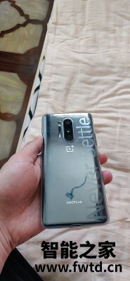 实力大比拼：一加8t和三星S20比较区别哪个好？优缺点总结分析！！