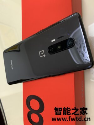 使用吐槽：一加8t和一加8pro哪个好？？使用参数分析