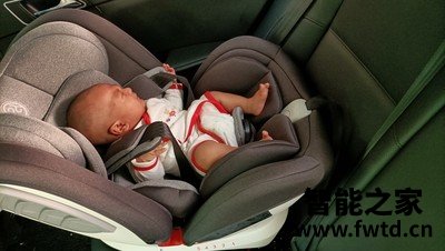 Pouch安全座椅怎么样,使用一个月后反馈!!!【测评新揭秘
