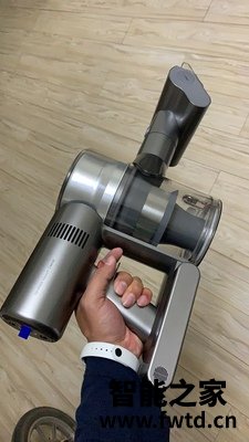 入手使用一下：追觅v12和小狗t12哪个好？吸尘器追觅v12和小狗t12区别是什么？