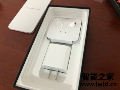 开箱评测体验:苹果iphone12和iqoo5pro区别到底在哪里?使用3个月感受 开箱评测体验:苹果iphone12和iqoo5pro区别到底在哪里?使用3个月感受