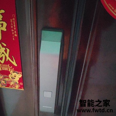 了解区别：德施曼智能锁R8和R7哪个好呢，区别都有啥选择哪个？！