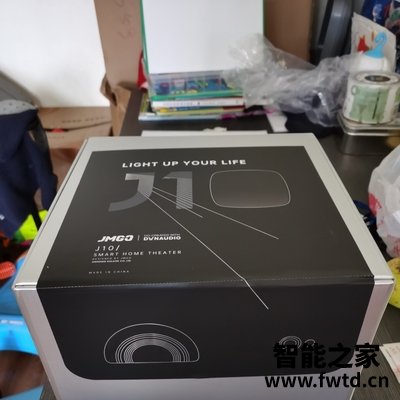 说一说坚果投影仪j10和j9区别如何，纠结哪个更值得入手！