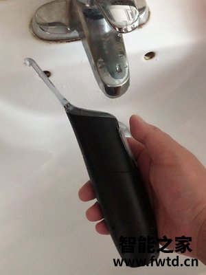 入手真感受飞利浦电动冲牙器HX8331/84X1怎么样,反馈一个月后质量!!!【百问大评测