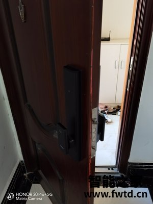 老师傅对比评测华为凯迪仕指纹锁HK600智能锁怎么样？质量靠不靠谱？