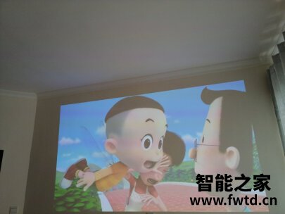 使用参考感受坚果J10投影仪究竟怎么样?分析优缺点如何!! 使用参考感受坚果J10投影仪究竟怎么样?分析优缺点如何!!