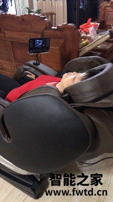 问下对比：荣泰6880和6810哪个好点，区别明显吗怎么选择！