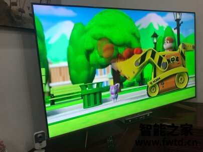 大家使用索尼x9000h和海信u8e哪个好？区别哪个更好呢？