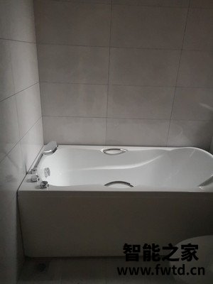 箭牌卫浴防滑浴缸怎么样？到底有没有坑？？