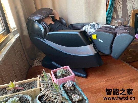 很想知道：KGC卡杰诗云耀按摩椅如何怎么样？是不是真的不好啊！！ 