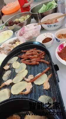 利仁电烧烤炉怎么样?利仁电烧烤炉好还是尚烤佳好?评价高吗?质量如何? 利仁电烧烤炉怎么样?利仁电烧烤炉好还是尚烤佳好?评价高吗?质量如何?