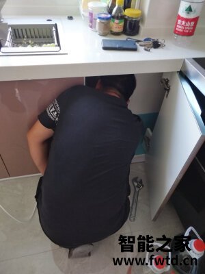 飞利浦UF10超滤净水机怎么样??真实内幕测评！【揭秘大真相