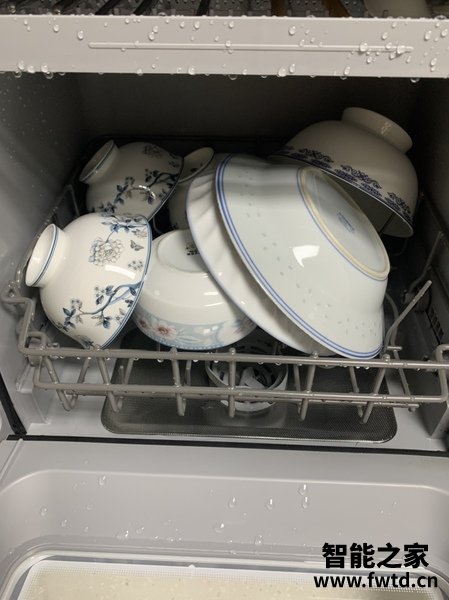 美的vie1怎么样？美的vie1洗碗机和m1？值得买吗？怎么买合适？ 