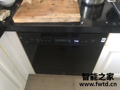 真实参考美的V5洗碗机怎么样？不到一个月开始后悔吗? 