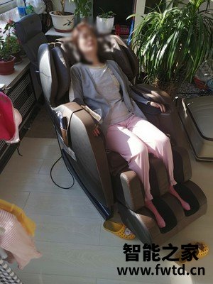 奥佳华7808和荣泰6910s哪个更好，如何选择区别大吗！ 