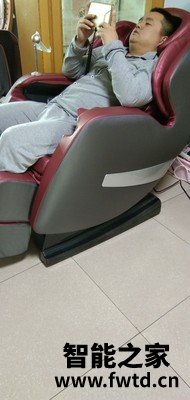 奥佳华7808和荣泰6910s哪个更好，如何选择区别大吗！ 