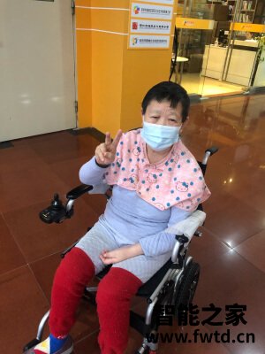英洛华电动轮椅W5521怎么样?三个月使用彻底后悔了?感受反馈 