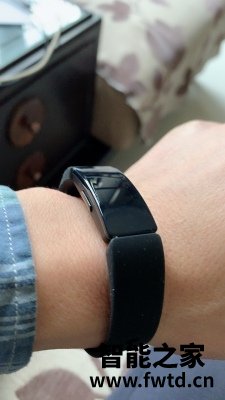 Fitbit Charge 4和Fitbit Charge 3区别是？感受反馈！！ 
