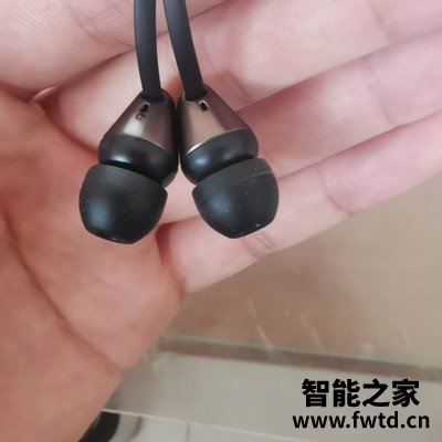 达人爆料索尼c310和漫步者lollipods哪个好？评测结果不看后悔 