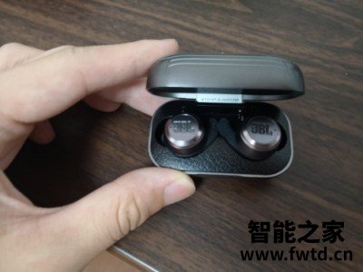 jbl reflect mini nc和bt哪个好啊?区别真的很大吗!! jbl reflect mini nc和bt哪个好啊?区别真的很大吗!!