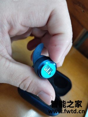 jbl reflect mini nc和bt哪个好啊?区别真的很大吗!! jbl reflect mini nc和bt哪个好啊?区别真的很大吗!!