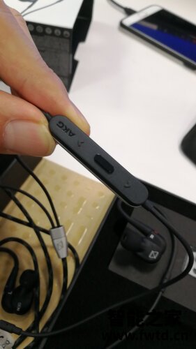 达人解密爱科技k3003和索尼Z5 哪款好用?评测教你怎么选 达人解密爱科技k3003和索尼Z5 哪款好用?评测教你怎么选
