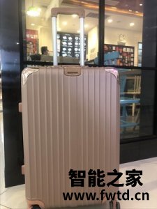拉杆箱什么牌子好,alloy行李箱和花花公子拉杆箱哪个好 
