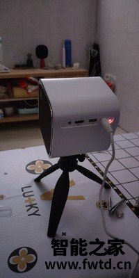 想知道:天猫魔屏M2投影仪怎么样真的好吗,使用三个后悔了 想知道:天猫魔屏M2投影仪怎么样真的好吗,使用三个后悔了