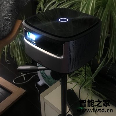 极米NEWZ6X和Z8X区别,你选择的是哪个好点! 极米NEWZ6X和Z8X区别,你选择的是哪个好点!