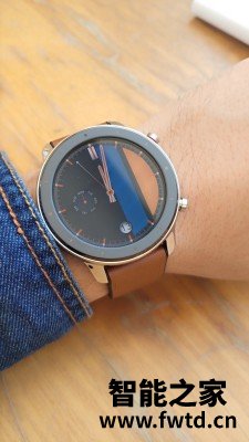 华为HUAWEIGT 2 Pro ECG和GT 2 Pro区别有什么，入手哪个好怎么选 