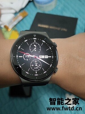 华为HUAWEIGT 2 Pro ECG和GT 2 Pro区别有什么，入手哪个好怎么选 