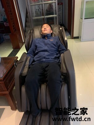 讲一讲荣泰按摩椅怎么样?用后一周良心感受 讲一讲荣泰按摩椅怎么样?用后一周良心感受