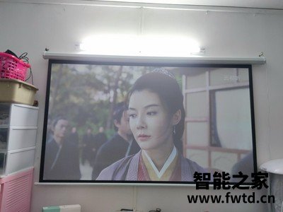 坚果J10投影仪好不好?用后两周开始讲真相感受 