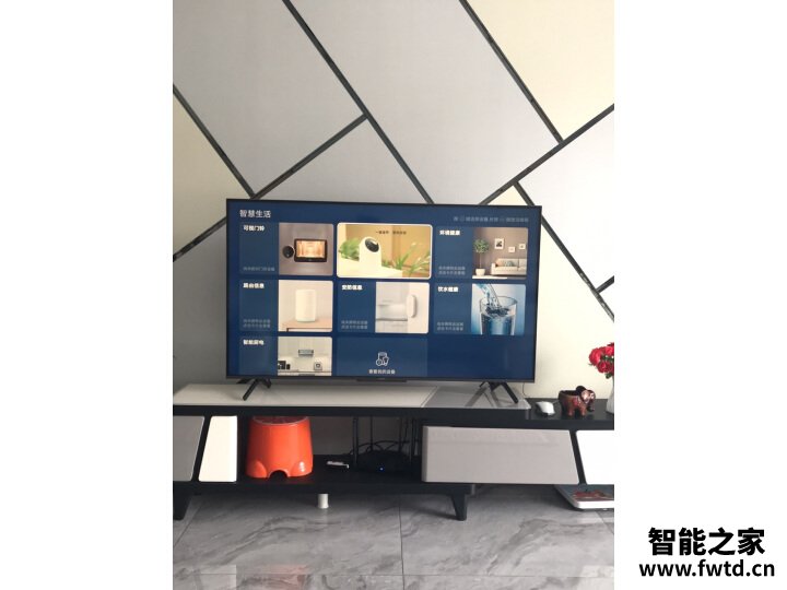 区别画质雷鸟75S535C和tcl75v8哪个好用？真实体验【评测】 
