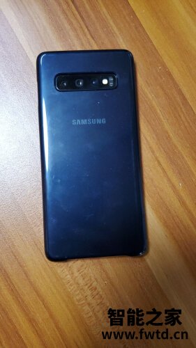 「深度评测」三星galaxy s10和galaxy10+的区别？哪个更合适