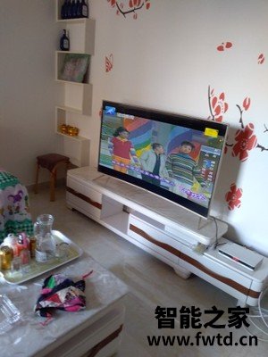 海信65e5f和TCL65Q10的区别，大家怎么选择哪个好! 