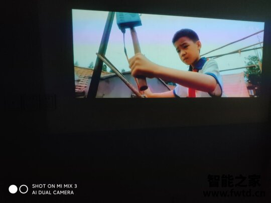 坚果投影仪怎么样？上手后诉说实情感受 