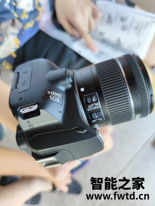 「曝血泪史」佳能eos200d二代值得买吗?上手后说体验实情真相